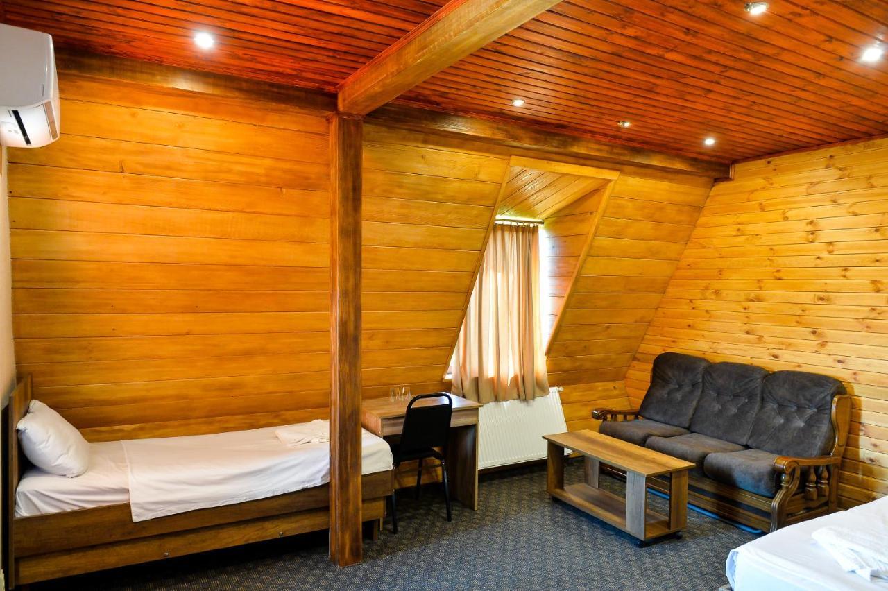 Chateau Chikovani Hotel Gordi ภายนอก รูปภาพ