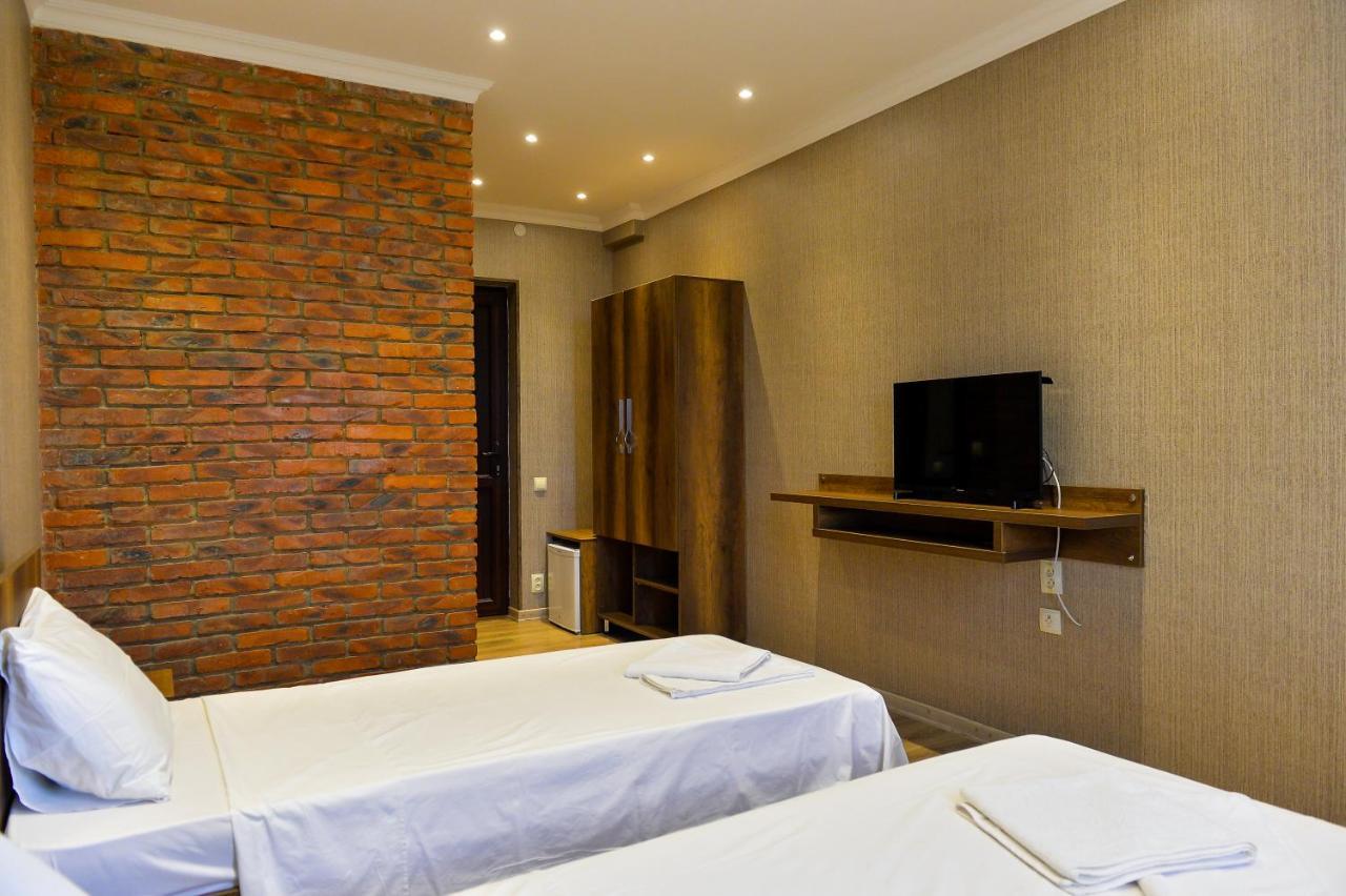 Chateau Chikovani Hotel Gordi ภายนอก รูปภาพ