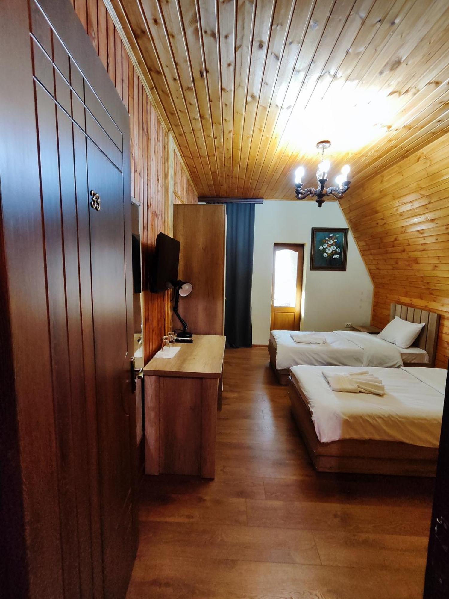 Chateau Chikovani Hotel Gordi ภายนอก รูปภาพ