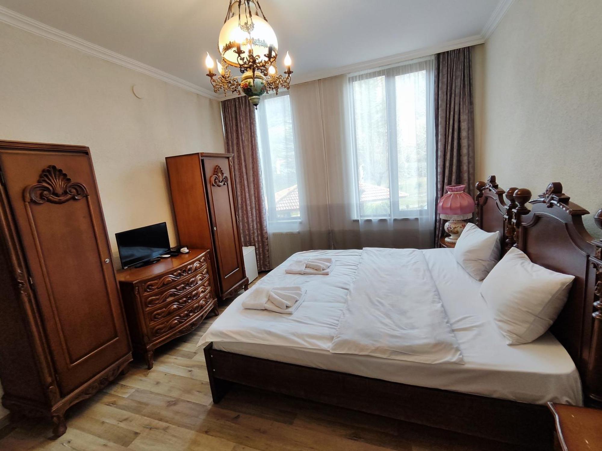 Chateau Chikovani Hotel Gordi ภายนอก รูปภาพ