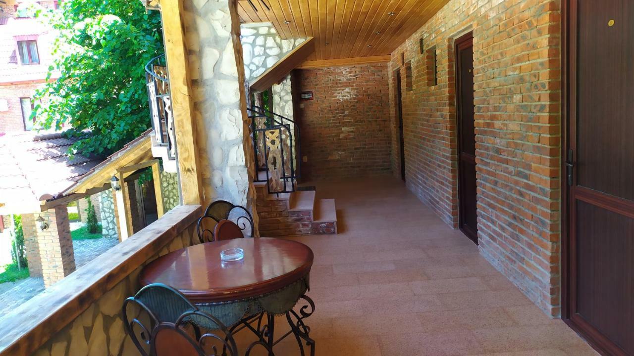 Chateau Chikovani Hotel Gordi ภายนอก รูปภาพ